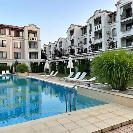 Apartment Green Life 4D02 At Smokinya Beach Апартаменты *